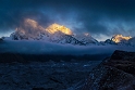 Gokyo Lake, widok na Arakam Tse 6372m oraz Cholatse 6299m